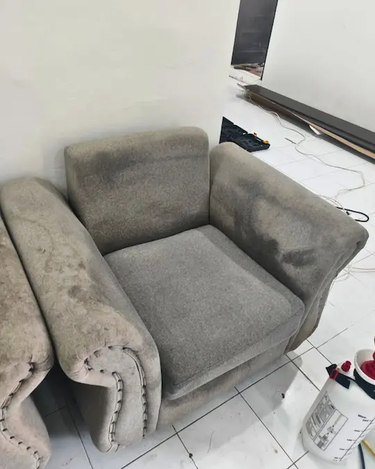 Sofa single sebelum dicuci oleh Indeep Cleaning